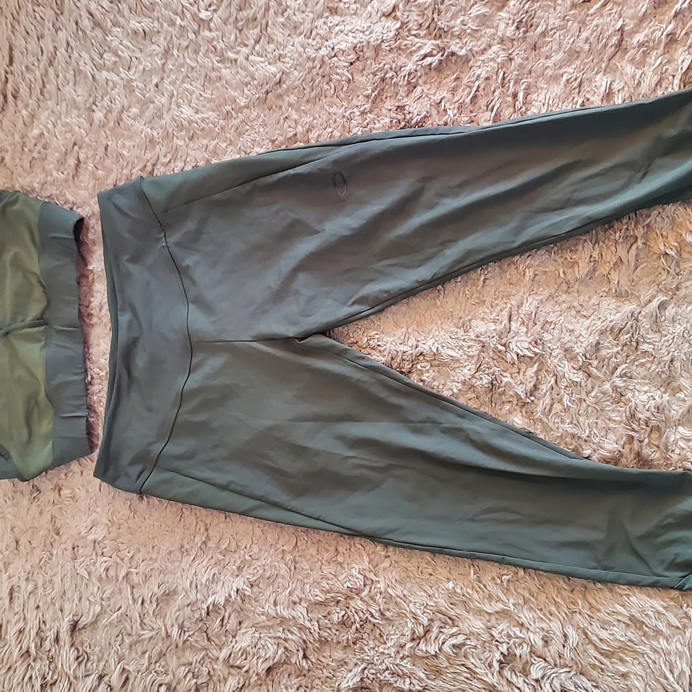 Oakley Dark Green Activewear Set